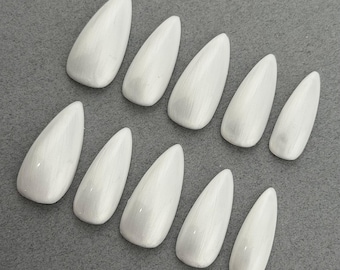 White Pearl Press On Nails | Bridesmaid Nails | Wedding Nails | Bridal Nails | White Nails | Pearl Nails | Spring Nails | Summer Nails
