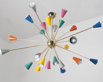 Lámpara de araña grande Sputnik de latón, lámpara de techo multicolor de mediados de siglo, 24 bombillas