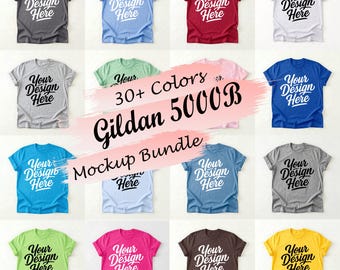 Pacote com mais de 30 mockups de camisetas infantis Gildan 5000B em estilo flat lay (download digital)