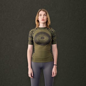 Valhalla Women&#39;s Rashguard – Short Sleeve Compression Shirt for CrossFit & Yoga – Viking Design in 3 Colors