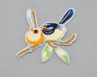 Toppa termoadesiva con due uccelli, toppa estiva, stemma con uccello, applicazione ricamata, toppa con uccello da cucire, regalo con uccello.