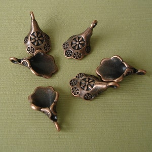 10pcs- Antique Copper Flower Pendant 19x12mm.   .