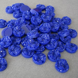 Druzy Resin Cabochons, Flat Round, Blue Color.