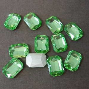 2pcs Vintage Faceted Glass Foiled Back Jewels Peridot Octagon Rectangle 14x10mm image 1