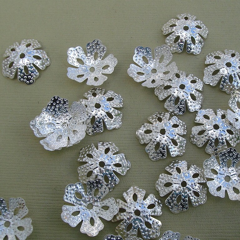100 個 - 明るいシルバーメッキビーズキャップ 14 mm。 - Etsy 日本