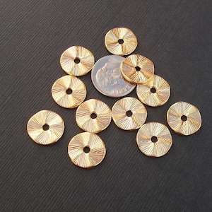 20pcs-Pendant, Charm Connector Wavy Round  Bright Gold 13mm.