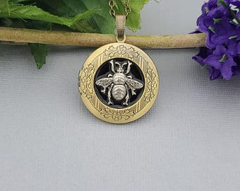 Ox Brass Round Silver Bee Cold Enamel Photo Locket Vintage Jewelry Gift Locket Necklace.