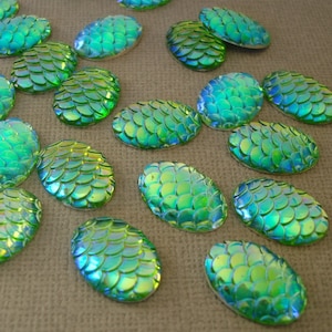 20- Oval Resin Cabochons, Mermaid Fish Scale , Rainbow Iridescent Green, Faux, 18x13mm.