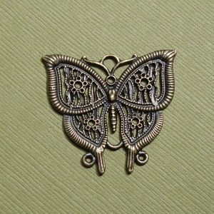 5st - verouderde messing Butterfly gevulde 33x30mm,