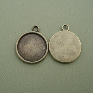 4pcs- Antique Bronze Round Cameo Base Setting Pendants