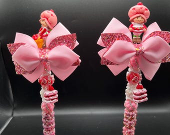 Bolígrafos con diseño de Strawberry Shortcake y sus amigos, decorados con cuentas.