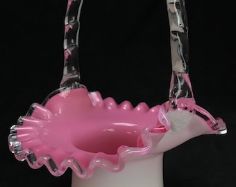 Fenton Cresta plateada con volantes 9 "vidrio de leche mango retorcido transparente vidrio de arte soplado chicle rosa sombrero de copa jarrón nupcial Ref 20181