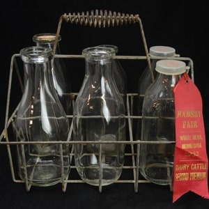 Vintage 6 Section Quart Size Milk / Oil Bottle Carrier | Spiral Spring Handle 6 Neutral Jugs and Red Ramsey MN Dairy Cattle Fair Ribbon