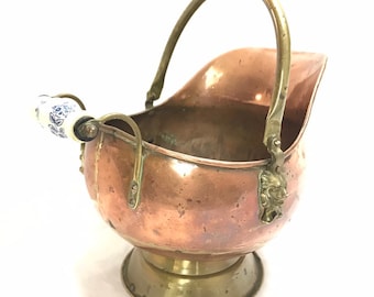 Antique Copper & Brass Löwe Lions Head Coal Hod, Delft Handle, Footed