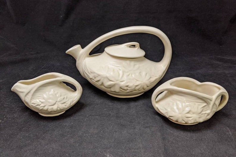 Vintage 1940s McCoy Pottery Floral Teapot Cream /& Open Sugar Set Matte White 21477