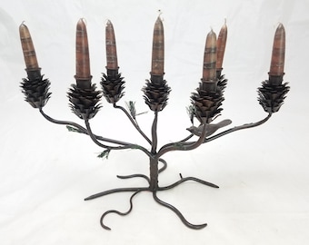 Rustikale Metall sieben bewaffneten Kandelaber Tannenzapfen Motiv Vogel auf Kiefer Baum Ast Original unbenutzt Kerzen Ref 20998