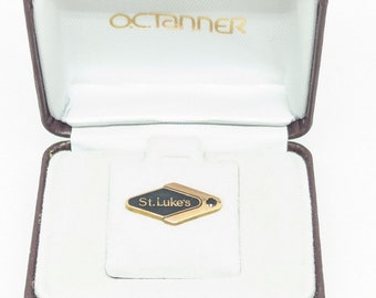Épinglette de Saint-Luc | 1/10 d'or 10 carats | OCT | Tanneur | Pierre d'onyx noir | Épinglette de service | Cravate | Boîte | Bijoux | 24313