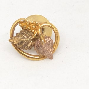 Black Hills Gold Grape and Leaf Pin | 10K Yellow Gold | Lapel Pin | Tie Tack | 24321