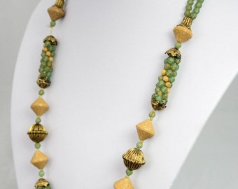 VTG Deux Tons Multi Strand Seafoam Vert Tan Bakélite Gold Tone Collier de perles