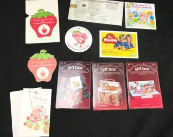 Lot of Vintage Strawberry Shortcake Doll Toy Ephemera 1980's Play-Doh, Labels, Tag, NOS Greeting Card, World of SS Products Guide