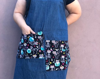 Full apron with Day of the Dead cats and fish, four pockets, medium to plus size, heavy cotton
