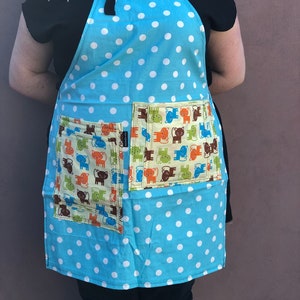 Cute cats frolic on turquoise polka dot full apron, four pockets, medium to plus size, heavy cotton image 4