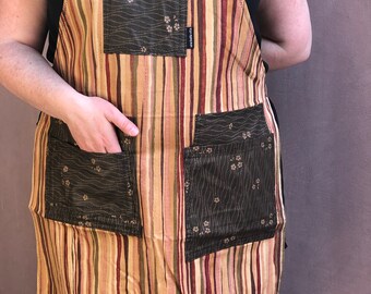 Woodsy full apron in brown, tan, rust, five large pockets, medium to plus size, heavy cotton