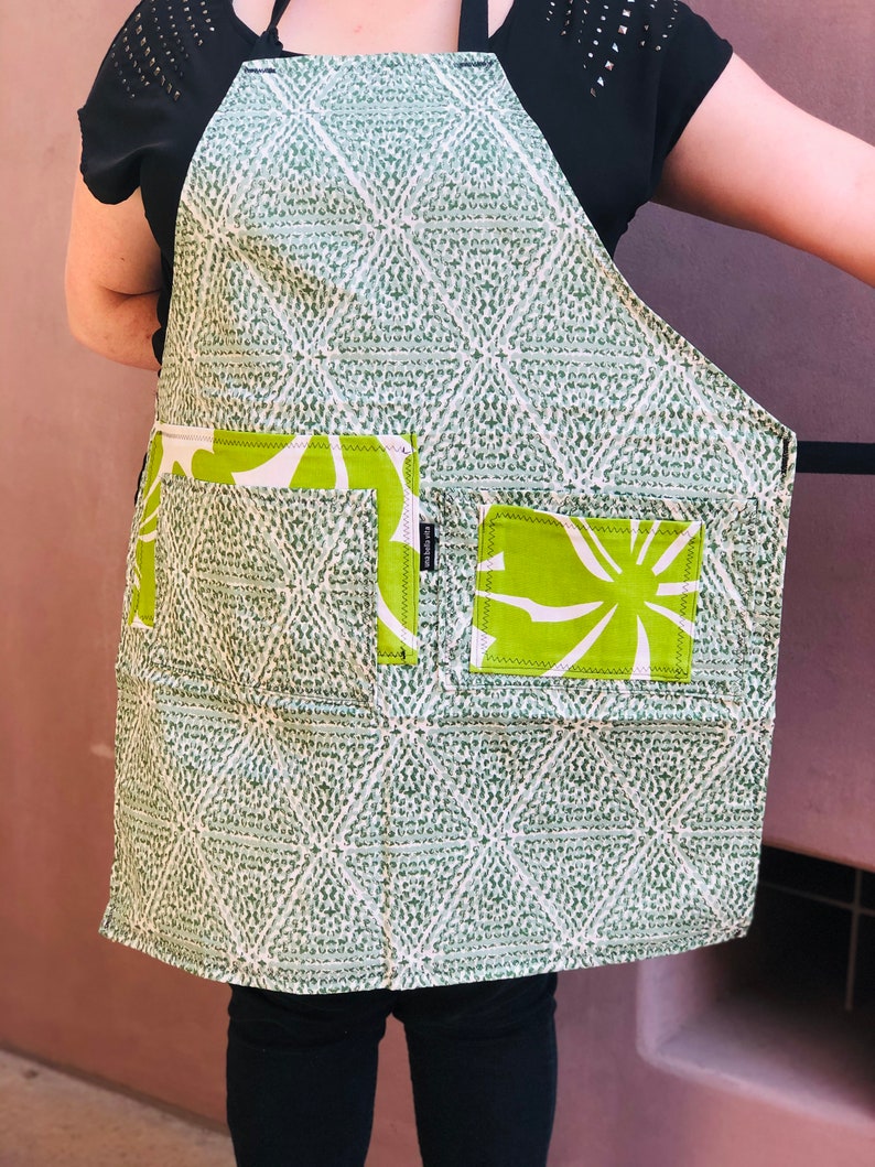 Lots of green patterns cover this full apron, four pockets, medium to plus size, heavy cotton image 3