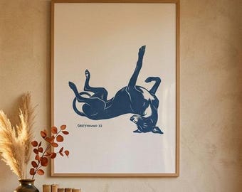 Kunstprint van een lui rekkende windhond, Matisse-achtige hondenmuurdecoratie in klassiek blauw, cadeau voor windhondenliefhebbers