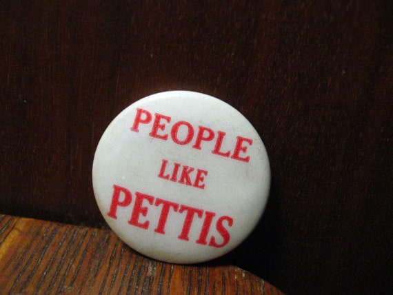 Jerry Pettis Vintage 1960's Campaign Lapel Pin - image 2
