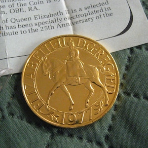 Queen Elizabeth II Silver Jubilee 1977 Vintage Gold Coin