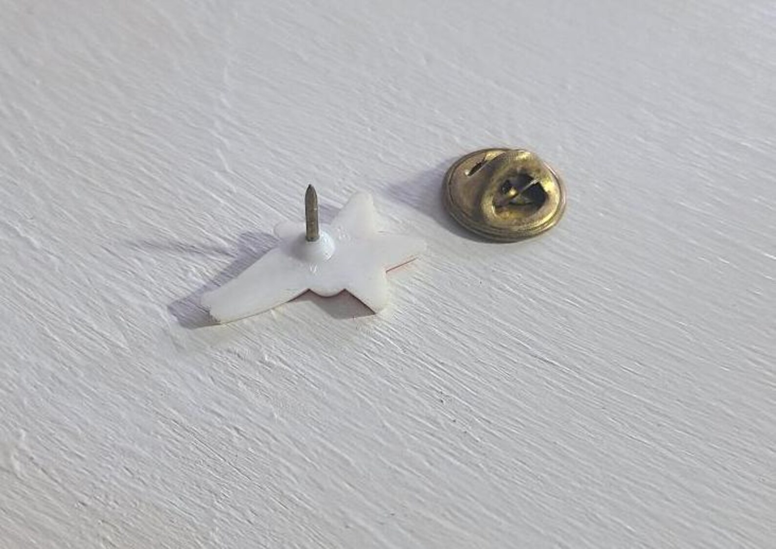 American Flag Shooting Gold Star Vintage Lapel Pin - Patriotic ...