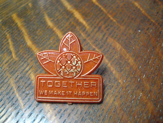 rj reynolds tobacco logo RJR RJ Reynolds Tobacco Cigarettes Vintage Lapel Pin