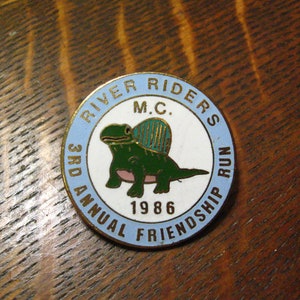 River Riders M.C. Lapel Pin - Vintage 1986 Motorcycle Club Lake Havasu Arizona