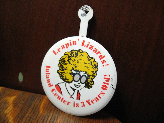 Inland Center Mall Little Orphan Annie 1969 Lapel… - image 1