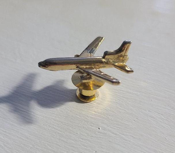 Lockheed L-1011 Tristar Vintage Jet Airplane Lapel Pin Tie Tack