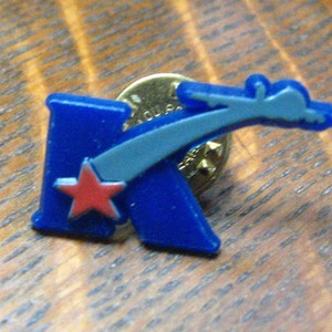 Flugzeug Flughafen &quot;K&quot; Vintage Anstecknadel