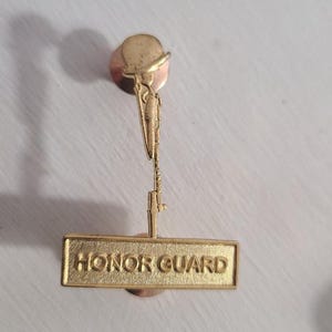 Honor Guard Military Memorial Rifle Helmet Vintage Lapel Pin - Funeral Service