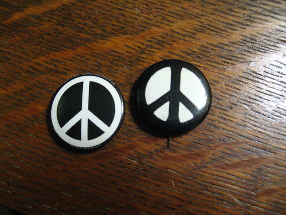 Groovy Peace Sign 1970's Vintage Lapel Pins - image 2