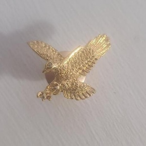 American Bald Eagle Vintage Gold Lapel Pin Tie Tack Brooch - Patriotic USA Badge