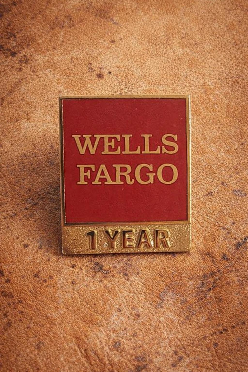 Wells fargo badge - Etsy 日本