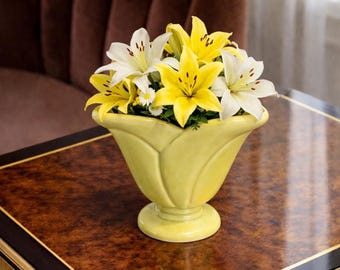 キッズ古着50's rockmoumt fancy art deco tulip Art Deco Mid Century 1950's Green Tulip Fan Vase - Ceramic