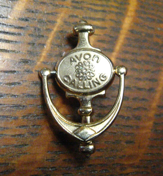 Avon Calling Door Knocker Vintage Lapel Pin Brooch