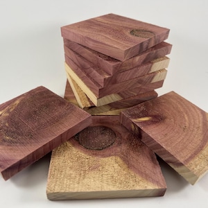 Bases para porta-copos em madeira serrada bruta de cedro vermelho oriental – 8,8 cm x 8,8 cm x 19,6 cm – Madeira para gravação a laser | Pronto para Glowforge | Cedro Ozark cultivado em fazenda