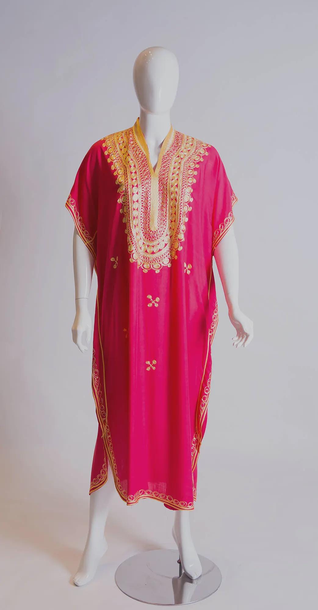 Elegant Pink Casa-Style Gandora – Handmade Moroccan Cotton Dress with Gold Sfifa Details, Standard Size