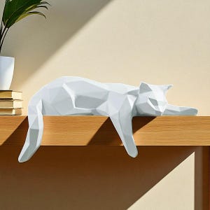 Geometric Cat Statue – White Black Resin Figurine for Modern Home Decor, Lying Cat Sculpture, Desk Shelf Ornament, Gift for Cat Lovers