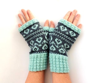 Fingerless Gloves Knitting Pattern with stranded knit hearts for Valentine: Digital Download, pdf file.