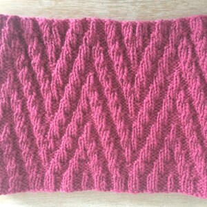 Chunky Cowl knitting kit , Textual chevron snood, DIY kit , beginner knit kit , instructions chunky knit yarn , easy knit kit , knit gift image 3