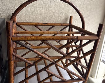 Revistero vintage de ratán y bambú
