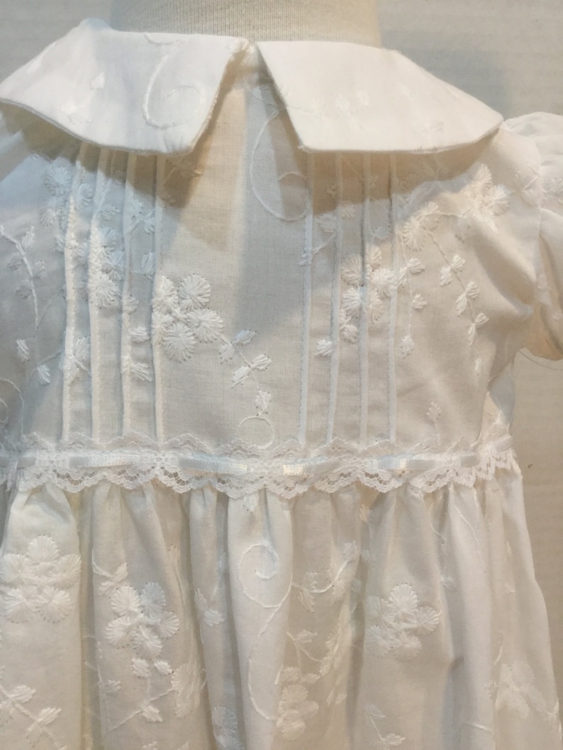 White Embroidered Christening Gown /& Bonnet
